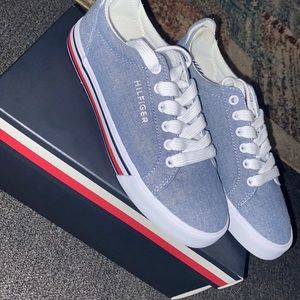Boys Tommy Hilfiger sneakers!